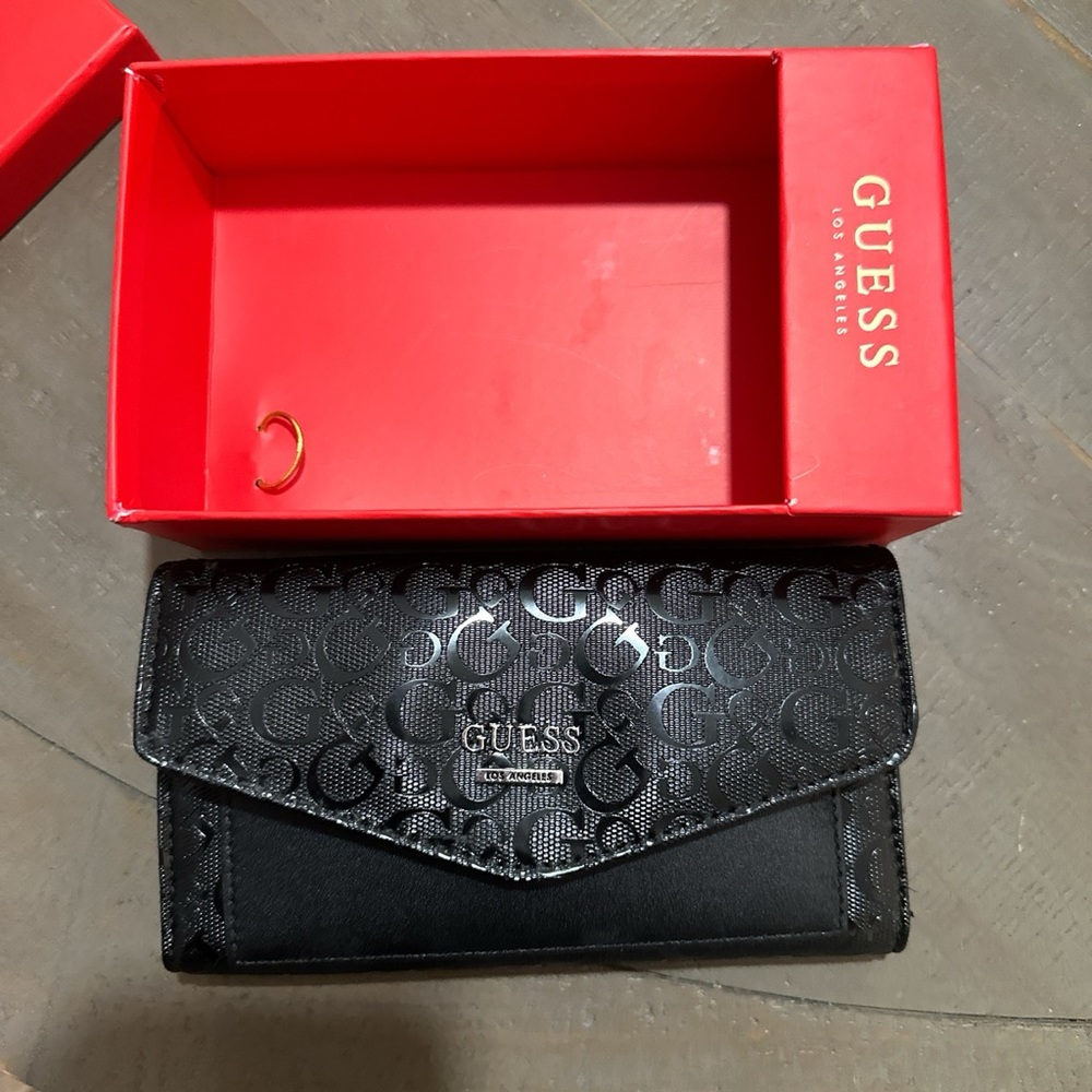 new guess wallet